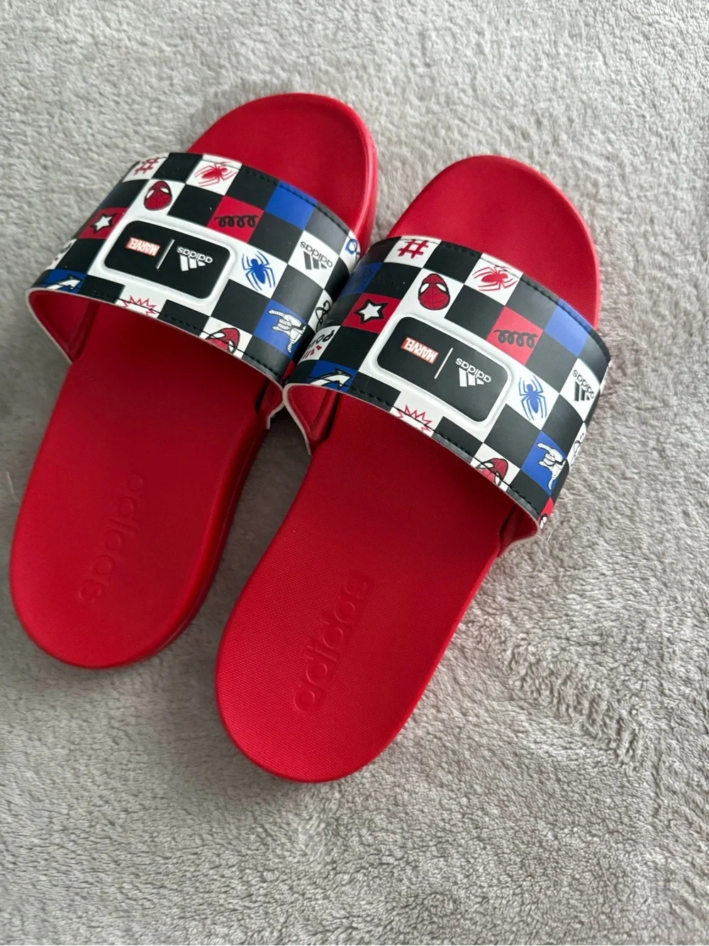 Adidas Marvel Spiderman Slides Kids Sz 3 - worn 1x